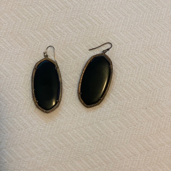 Kendra Scott Earrings - Picture 1 of 2
